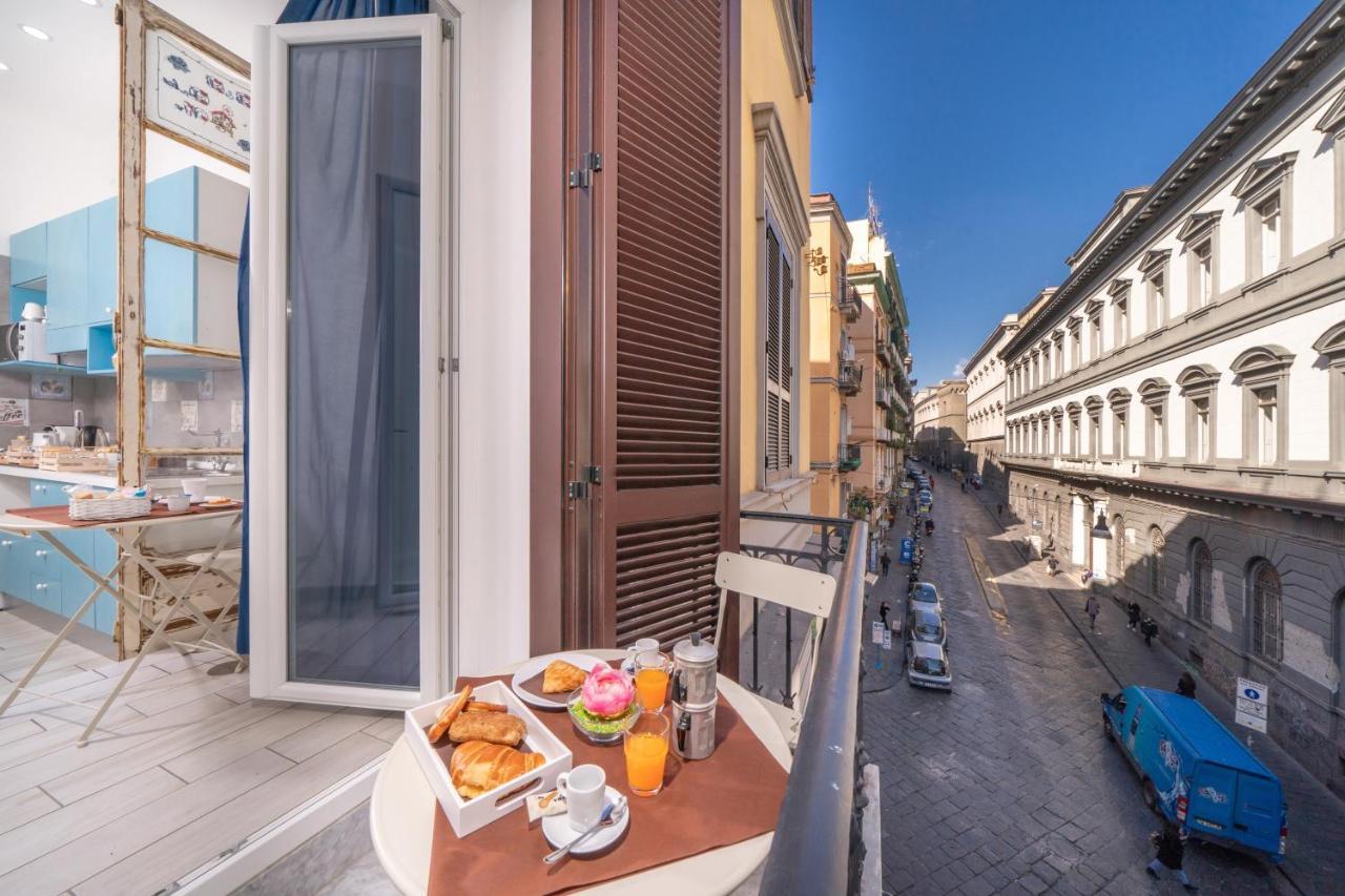 B&B Dolcevita Napoli Екстериор снимка